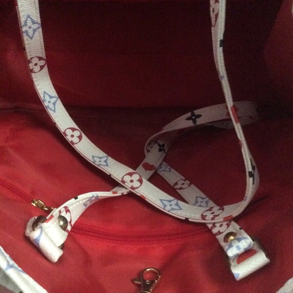 handbag - Picture 3 of 3